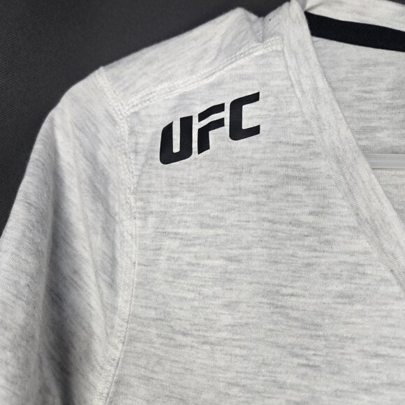 Reebok Women's Gray UFC V-Neck Top Small NWT - Picture 3 of 13